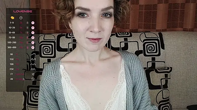 Snapshot of TinaWince chatting on November 2025 04:49:02 AM TinaWince online show from November 2025 04:49:02 AM