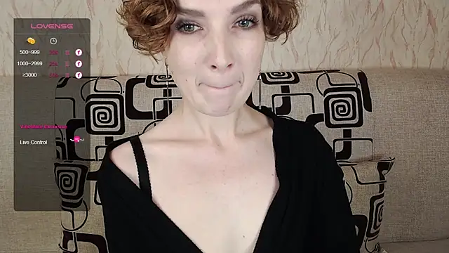 Snapshot of TinaWince chatting on October 2025 04:36:02 AM TinaWince online show from October 2025 04:36:02 AM