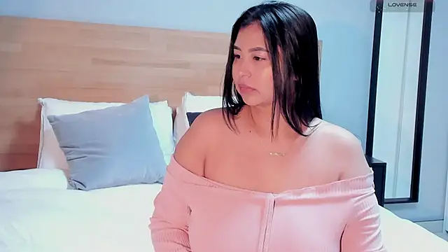  alaiasmile  online show from January 2026 08:59:01 PM