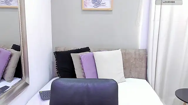 Snapshot of _alaiasmile_ chatting on November 2025 03:55:02 PM alaiasmile online show from November 2025 03:55:02 PM