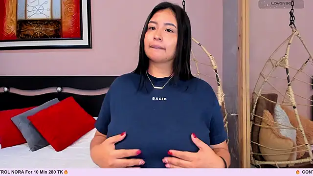 Snapshot of _alaiasmile_ chatting on November 2025 11:48:01 AM alaiasmile online show from November 2025 11:48:01 AM