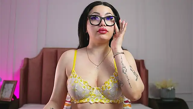 LisaRaee online show from June 2026 04:23:02 AM