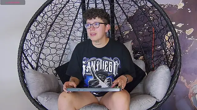 alex noa online show from September 2025 07:41:01 PM