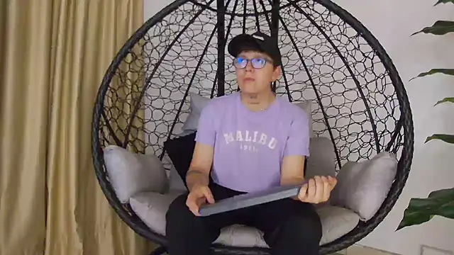 alex noa online show from November 2025 07:30:01 PM