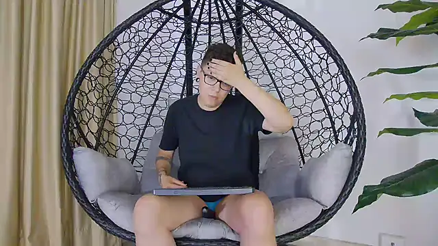 alex noa online show from November 2025 07:25:01 PM