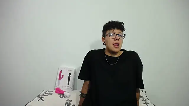 alex noa online show from February 2025 08:00:01 PM