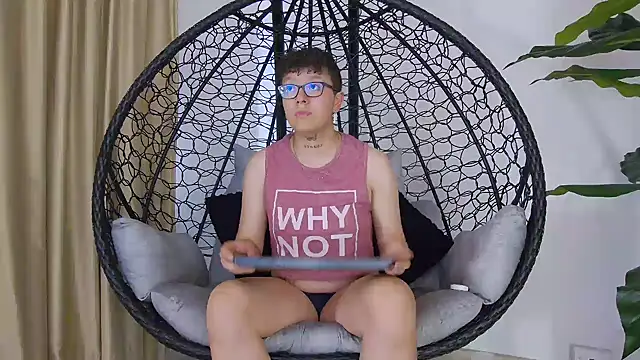 alex noa online show from October 2025 07:15:02 PM