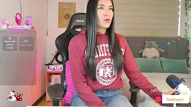  thaeltaylor online show from November 2025 08:24:01 PM