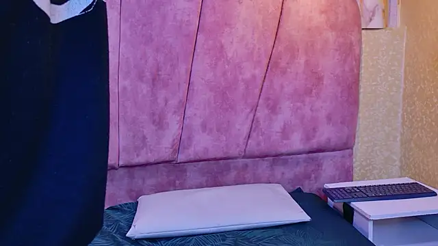 kendalltaylorr online show from January 2026 12:32:01 PM