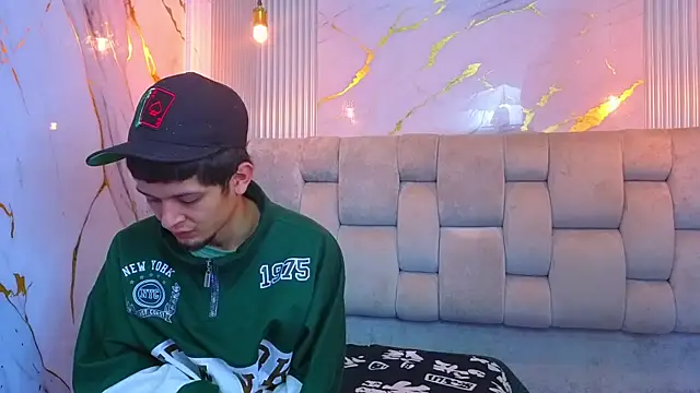 kendalltaylorr online show from January 2026 03:10:01 AM