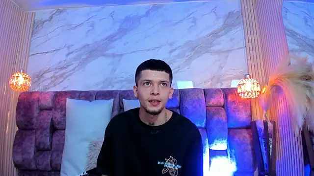 kendalltaylorr online show from March 2026 03:07:01 AM