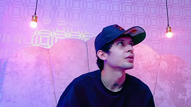 kendalltaylorr online show from February 2026 02:54:01 AM