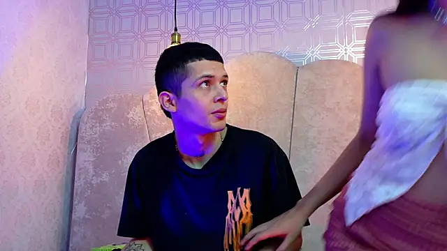 kendalltaylorr online show from December 2025 12:37:01 PM