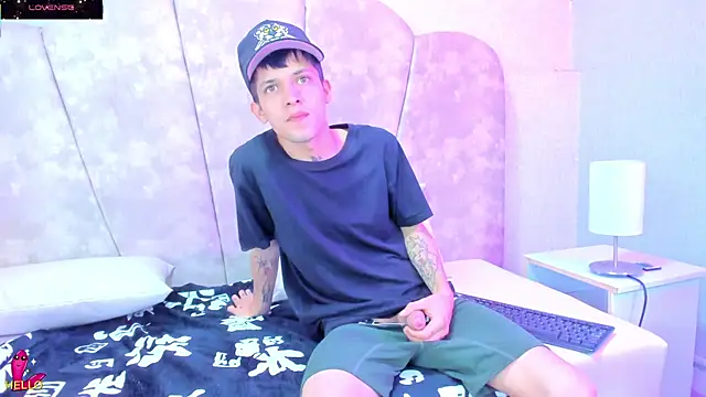 kendalltaylorr online show from March 2025 03:02:02 AM