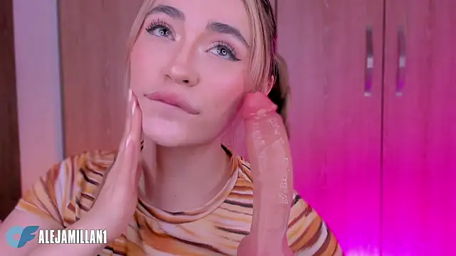 alejamillan1 online show from October 2025 04:58:01 AM