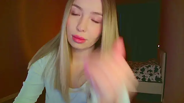 Snapshot of mia_raspberrie chatting on February 2025 04:33:02 AM mia raspberrie online show from February 2025 04:33:02 AM