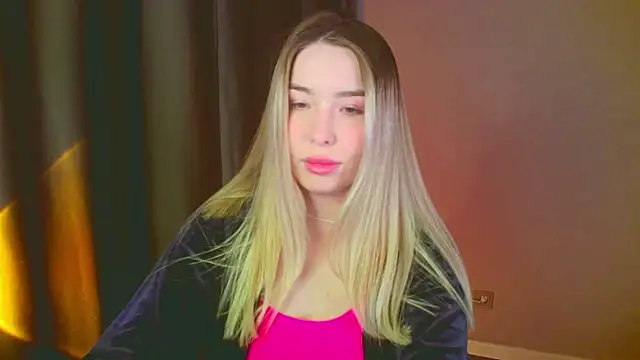 Snapshot of mia_raspberrie chatting on January 2025 06:45:02 AM mia raspberrie online show from January 2025 06:45:02 AM