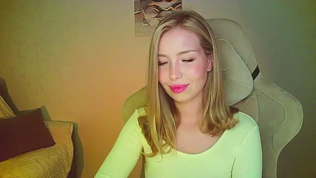 mia raspberrie online show from August 2026 09:24:01 PM