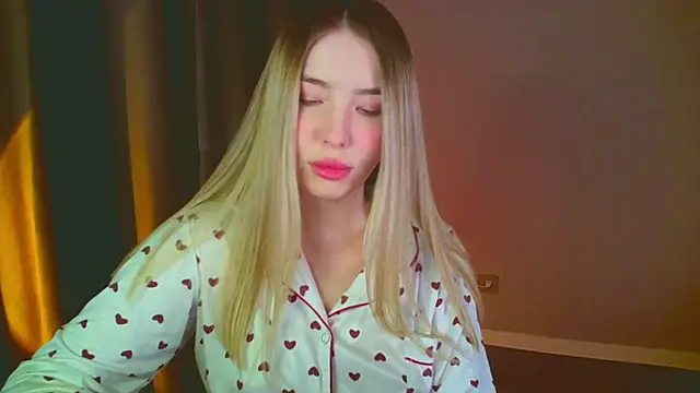 Snapshot of mia_raspberrie chatting on January 2025 10:17:01 AM mia raspberrie online show from January 2025 10:17:01 AM