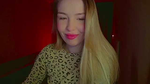 Snapshot of mia_raspberrie chatting on March 2025 07:15:01 PM mia raspberrie online show from March 2025 07:15:01 PM