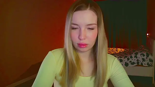 Snapshot of mia_raspberrie chatting on February 2025 03:11:01 AM mia raspberrie online show from February 2025 03:11:01 AM