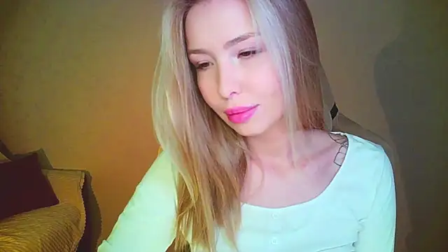 mia raspberrie online show from August 2026 12:30:01 AM