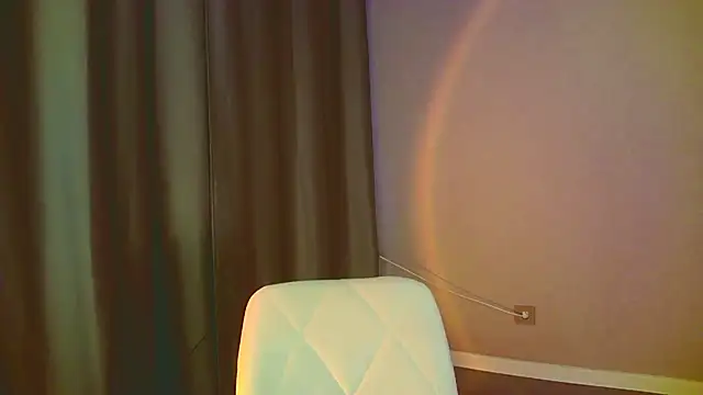 Snapshot of mia_raspberrie chatting on January 2025 05:43:02 AM mia raspberrie online show from January 2025 05:43:02 AM