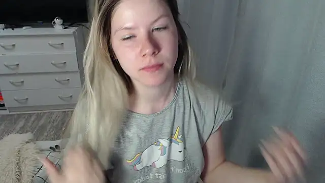 Snapshot of MelissaXKinky chatting on March 2025 02:03:01 AM MelissaXKinky online show from March 2025 02:03:01 AM