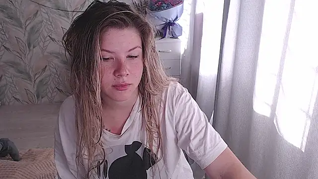 Snapshot of MelissaXKinky chatting on September 2025 06:31:01 AM MelissaXKinky online show from September 2025 06:31:01 AM