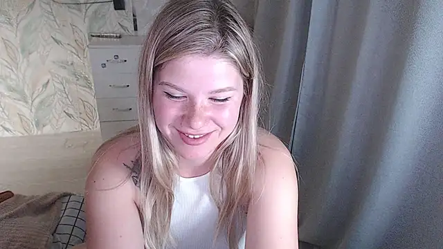 Snapshot of MelissaXKinky chatting on October 2025 08:11:02 PM MelissaXKinky online show from October 2025 08:11:02 PM