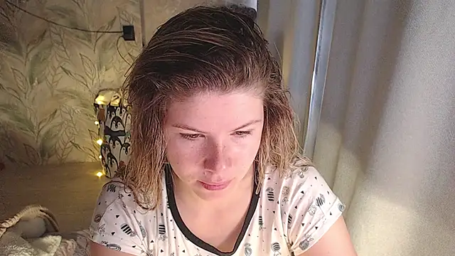 Snapshot of MelissaXKinky chatting on September 2025 02:40:02 AM MelissaXKinky online show from September 2025 02:40:02 AM