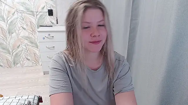 Snapshot of MelissaXKinky chatting on October 2025 05:46:02 PM MelissaXKinky online show from October 2025 05:46:02 PM