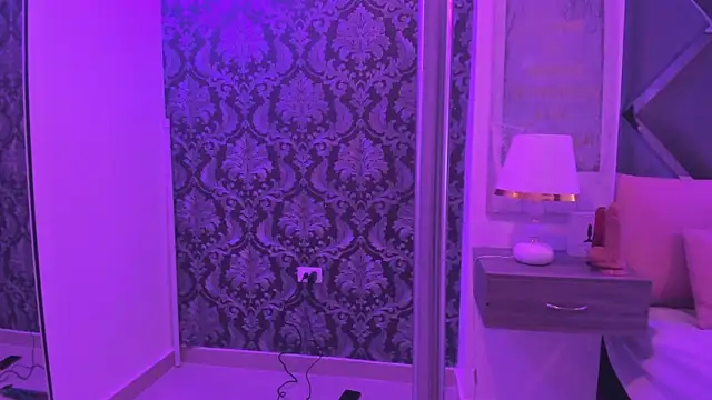 Charlotte Myers online show from September 2025 07:43:02 PM