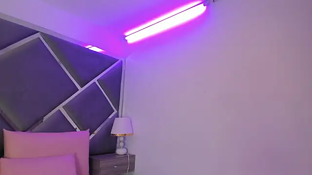 Charlotte Myers online show from November 2025 07:46:01 PM