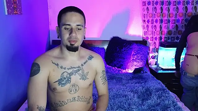 Snapshot of tony_and_sophia chatting on November 2025 02:01:01 AM tony and sophia online show from November 2025 02:01:01 AM