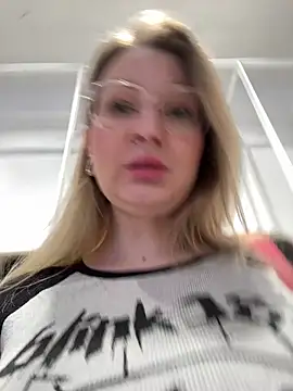 Teya moon  online show from December 2025 08:57:01 AM