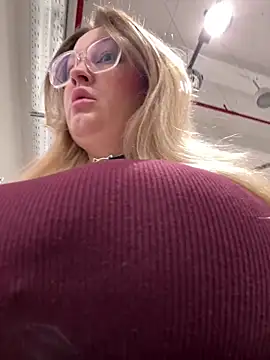 Teya moon  online show from March 2026 02:46:02 PM