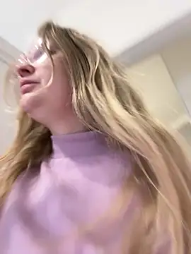 Teya moon  online show from March 2026 05:14:01 PM