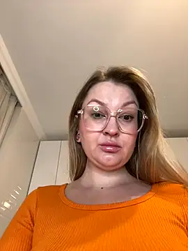 Snapshot of Teya_moon_ chatting on October 2025 06:20:01 PM Teya moon online show from October 2025 06:20:01 PM