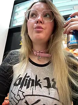 Teya moon  online show from March 2026 12:18:02 PM