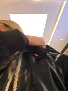 Teya moon  online show from January 2026 11:03:01 AM