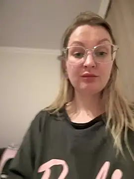 Snapshot of Teya_moon_ chatting on March 2025 10:09:02 PM Teya moon online show from March 2025 10:09:02 PM
