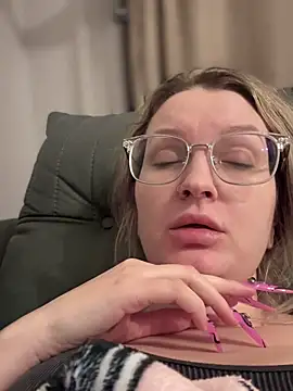 Snapshot of Teya_moon_ chatting on February 2025 07:05:02 PM Teya moon online show from February 2025 07:05:02 PM
