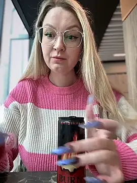 Snapshot of Teya_moon_ chatting on January 2025 09:02:02 AM Teya moon online show from January 2025 09:02:02 AM