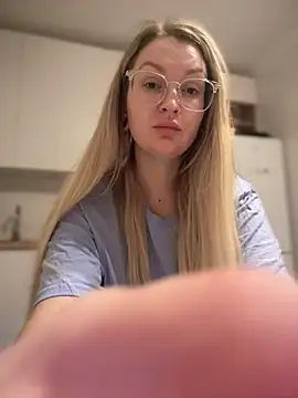 Snapshot of Teya_moon_ chatting on February 2025 09:47:02 PM Teya moon online show from February 2025 09:47:02 PM