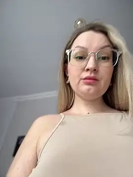 Snapshot of Teya_moon_ chatting on February 2025 11:20:01 AM Teya moon online show from February 2025 11:20:01 AM