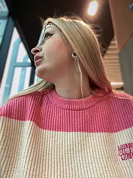 Snapshot of Teya_moon_ chatting on January 2025 12:03:02 PM Teya moon online show from January 2025 12:03:02 PM