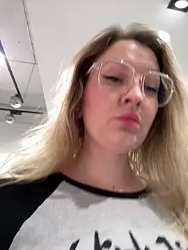 Snapshot of Teya_moon_ chatting on September 2025 12:55:01 PM Teya moon online show from September 2025 12:55:01 PM