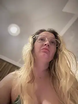 Snapshot of Teya_moon_ chatting on March 2025 07:13:02 PM Teya moon online show from March 2025 07:13:02 PM
