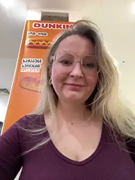 Teya moon  online show from April 2026 01:58:02 PM